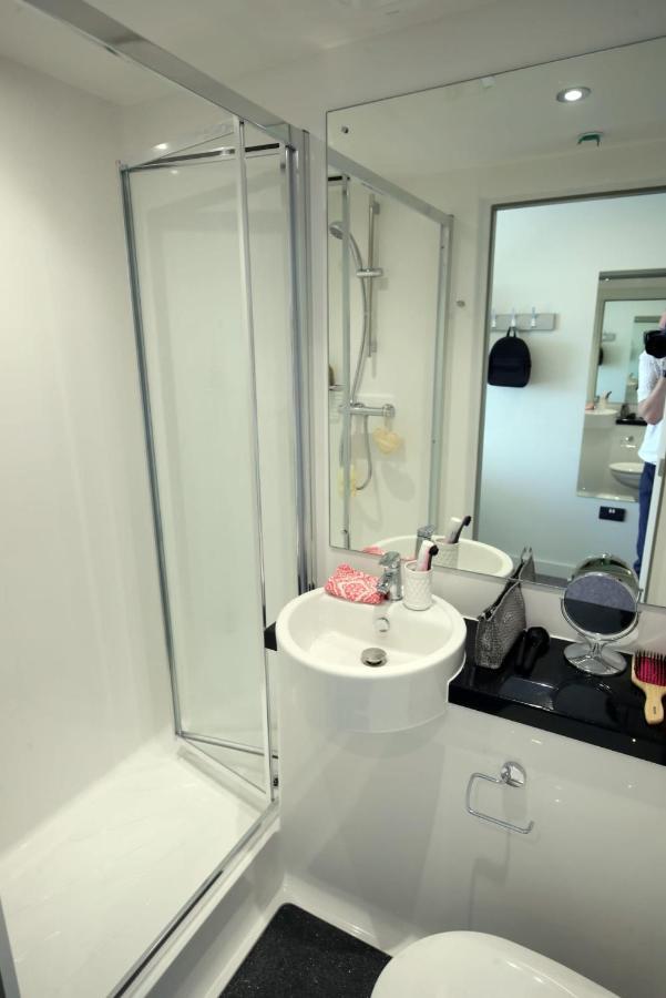 For Students Only Ensuite Bedrooms With Shared Kitchen At Liv Student In Apartment Belfast